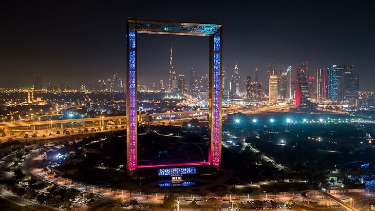 dubai-inaugura-o-maior-portaretratos-do-mundo-com-150-metros-4474-f2